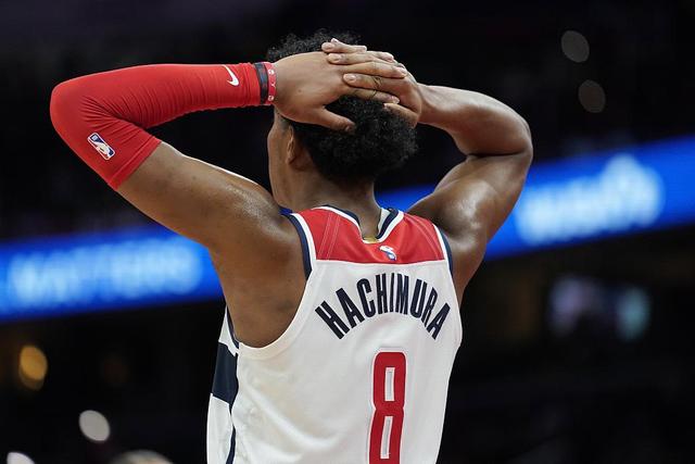 给力！中国三人男篮力克世界第1 张宁独揽11分